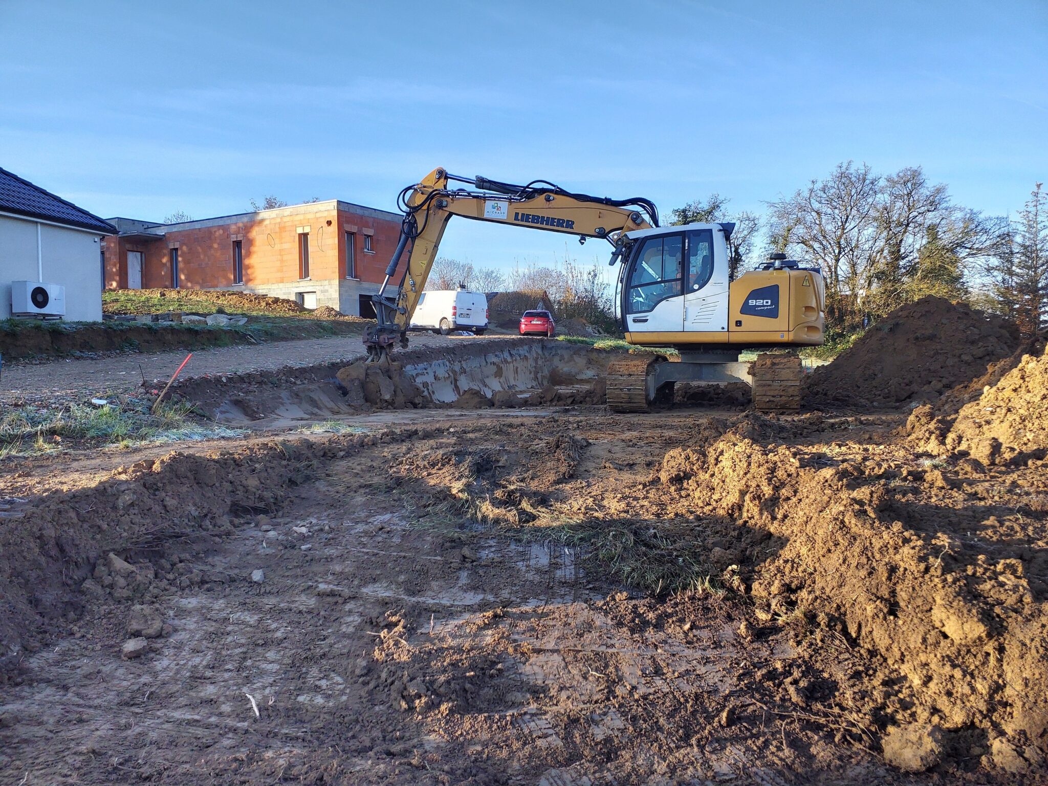 Lancement des travaux à Châtenoy-en-Bresse ! Les premiers coups de pelle ont été fait !